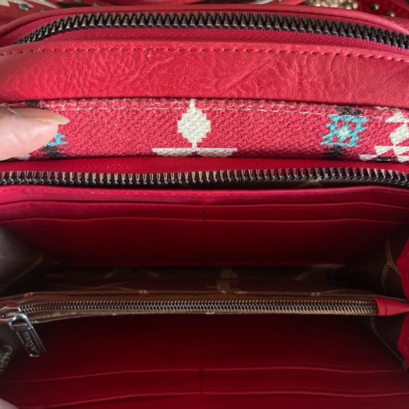 Wrangler Red and Brown Patterned Crossbody Bag - Picture 3 of 9